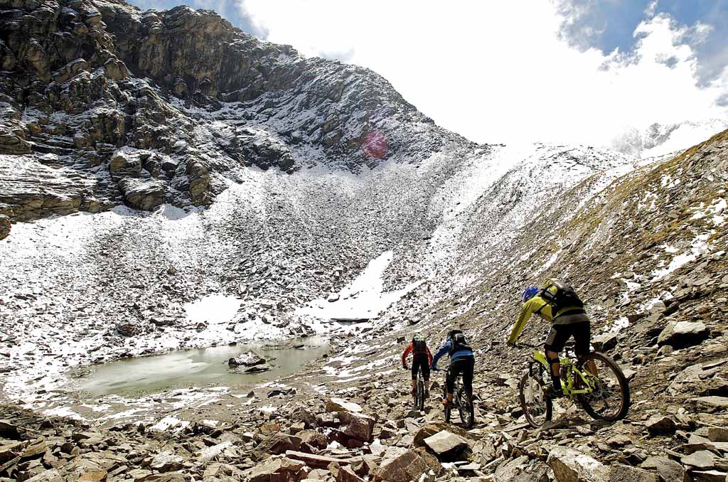 Roopkund - Mountain Bike Expedition to the Indian Himalayas