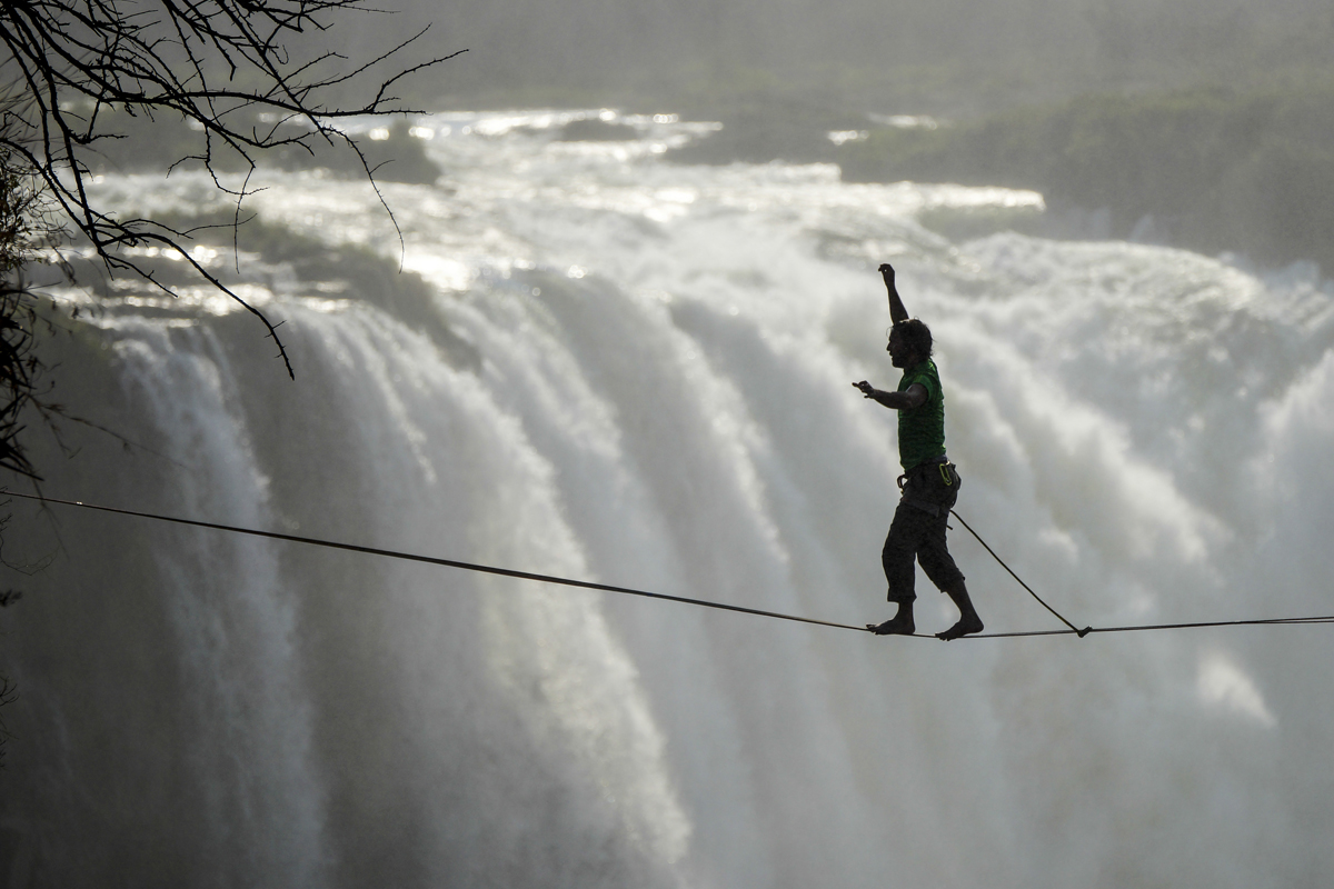 adidas Outdoorsportsteam - Slacklining - Victoria Falls (ZWE)